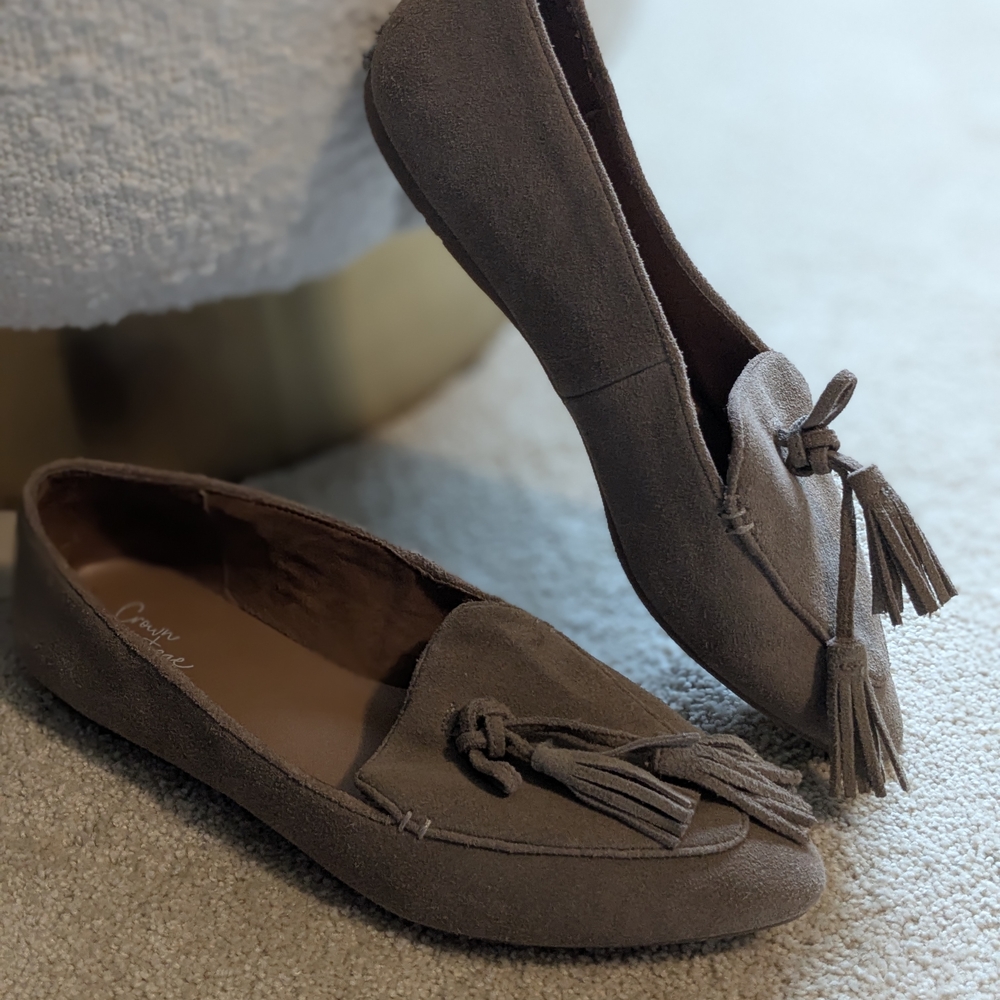Crown Vintage Gray Flats with Tassels